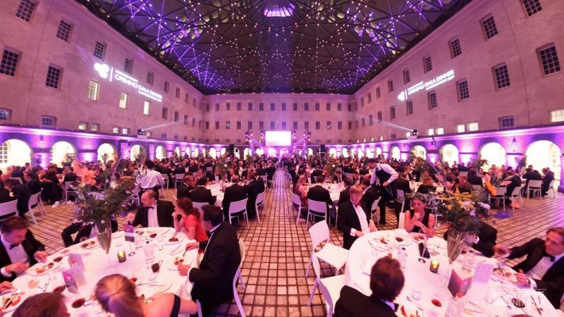 Offshore Energy Opening Gala Dinner en Industry Awards Show 2017 Scheepsvaartmuseum feestband (1)